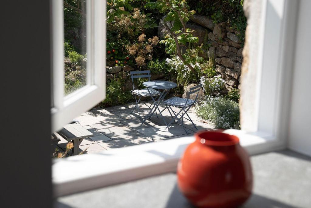 The Old Pilchard Works Bed & Breakfast Mousehole Exterior photo